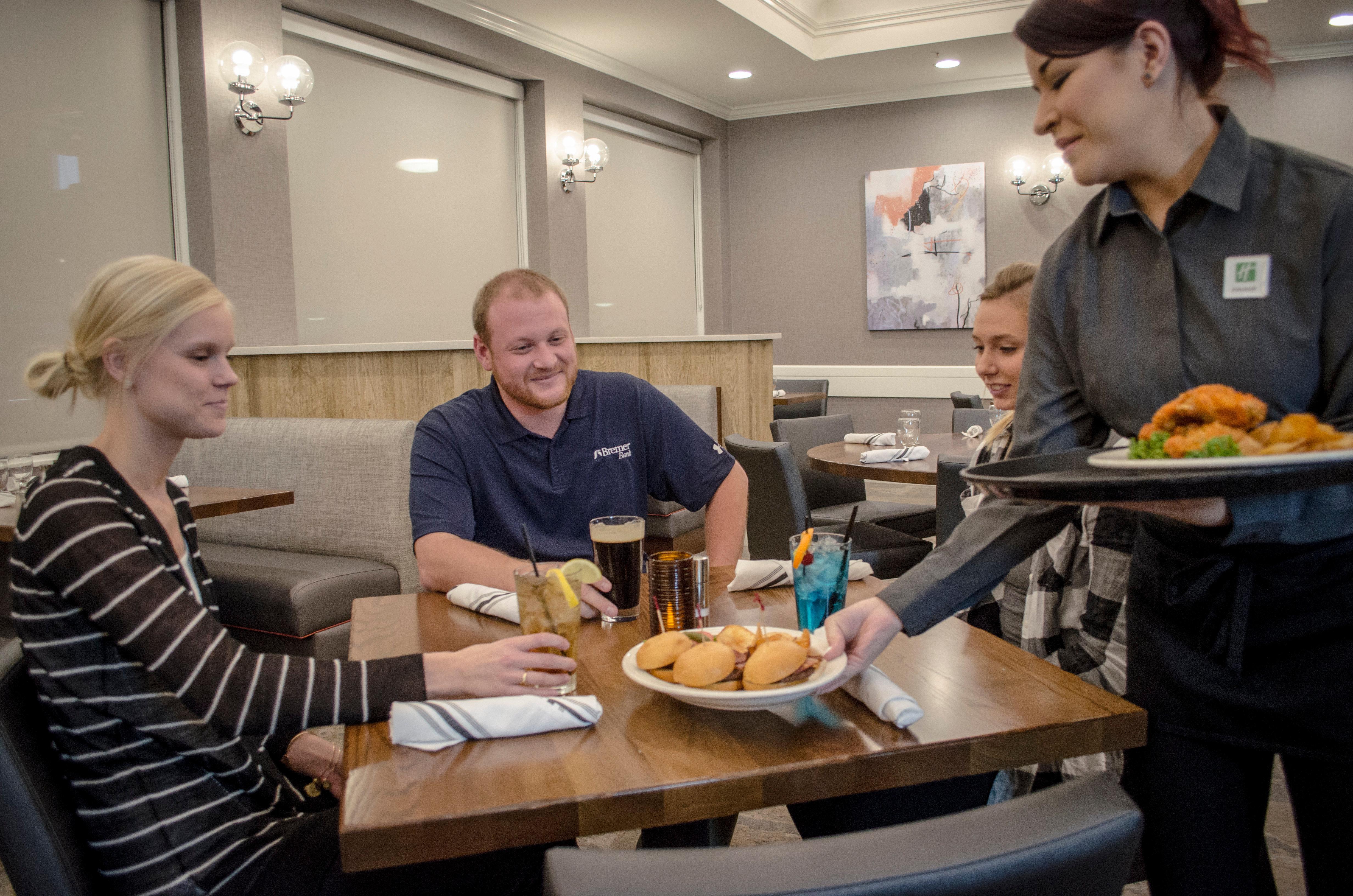 Holiday Inn Fargo By Ihg Exterior foto