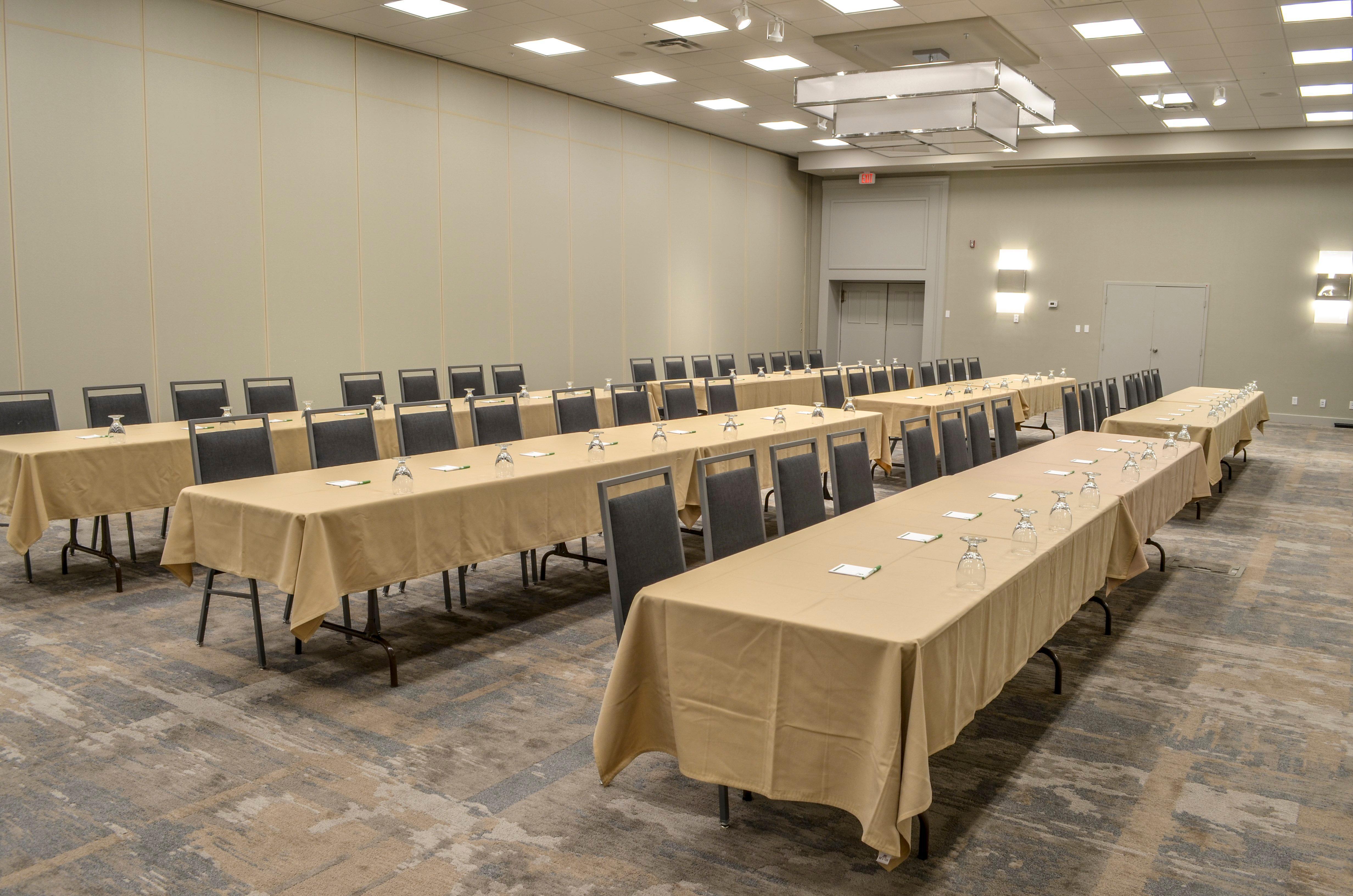 Holiday Inn Fargo By Ihg Exterior foto